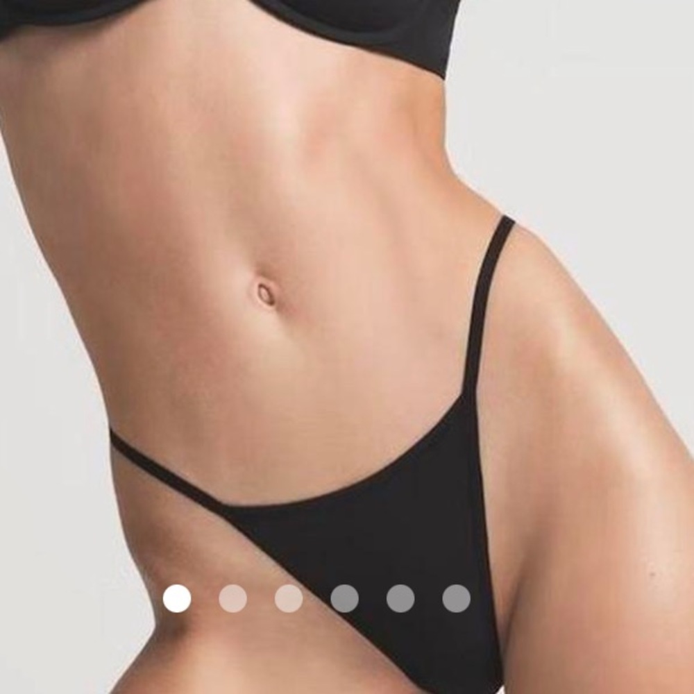 NWT SKIMS FITS EVERYBODY BLACK T-STRING THONG Sz XXS